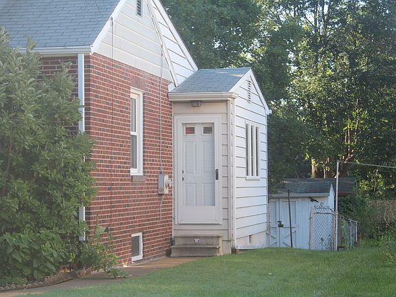 2nd image of 306 Silverbrook Dr