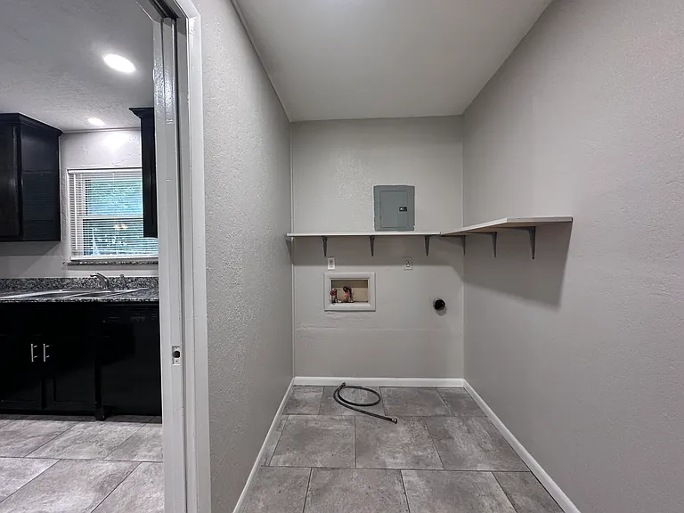 1530 Melrose Dr — Photo 19
