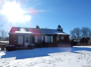 18906 Moross Rd, Grosse Pointe, MI 48224