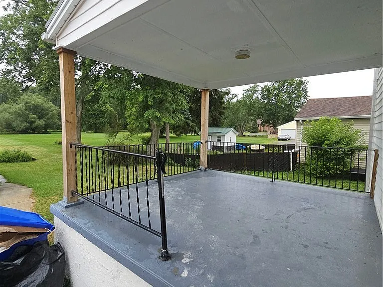 3663 Seneca St — Photo 11