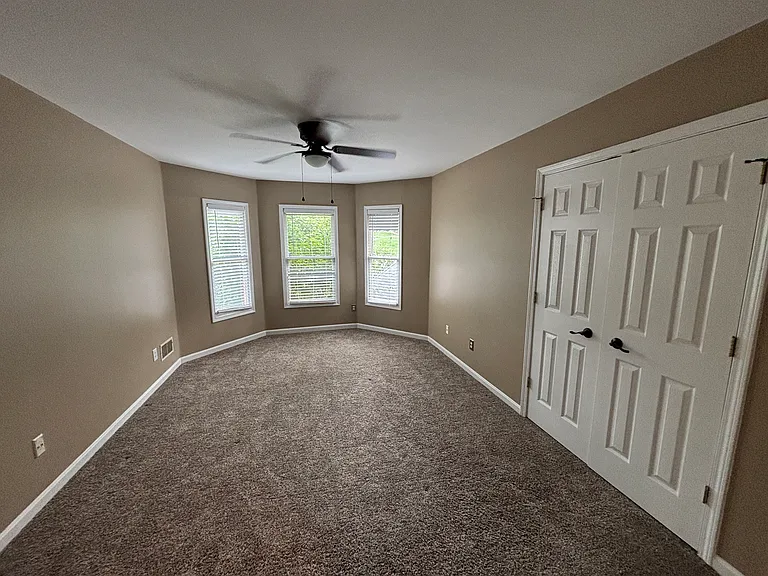 10601 Taylor Farm Ct — Photo 14