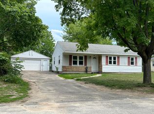415 Tampa St SE, Kentwood, MI 49548