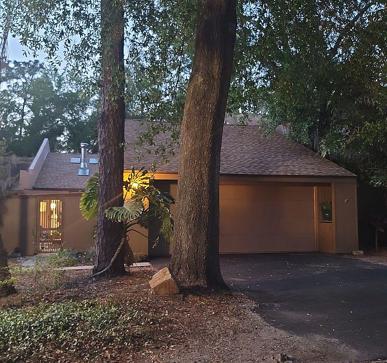 1st image of 104 Autumn Dr
