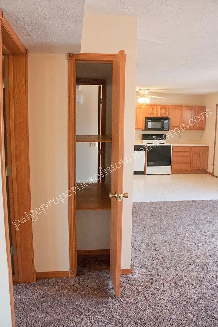 Paige Apartments — Photo 4