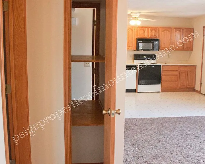 Paige Apartments — Photo 4