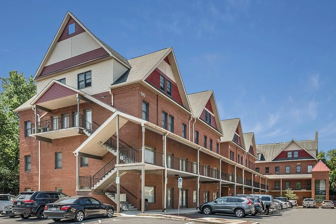 555 Main Street Unit B - 535-209-2 Bed — Photo 2