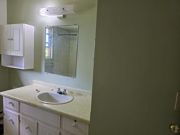 4th image of 35378 Wells Gray Ave