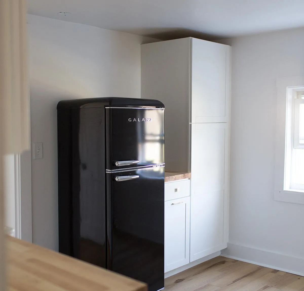 976 Lincoln St — Photo 3