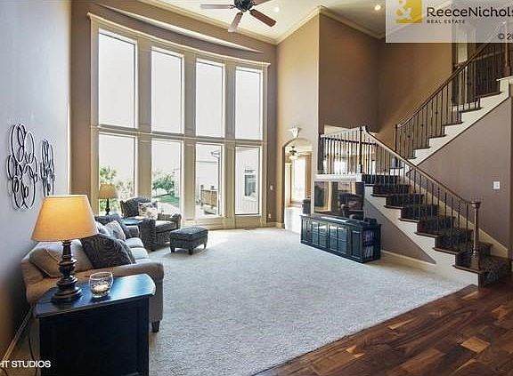 Great Room with 2 story ceiling