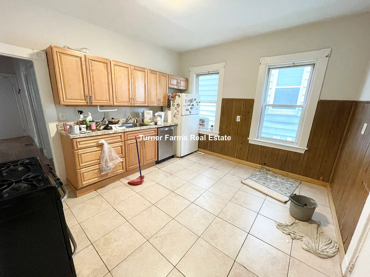 3 bed, 9999 sqft, $3,000 — Photo 3