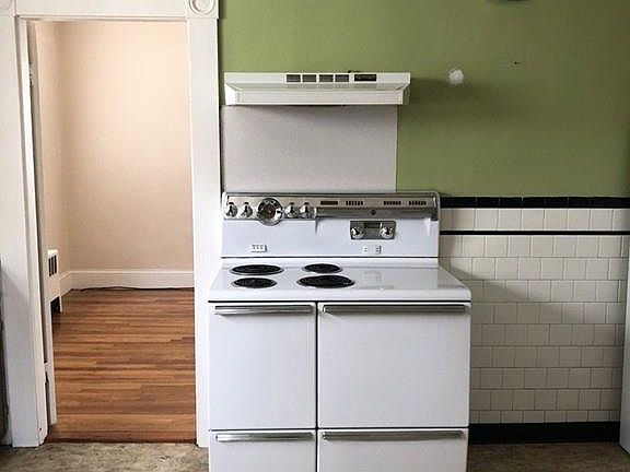 3rd image of 131 East St #1