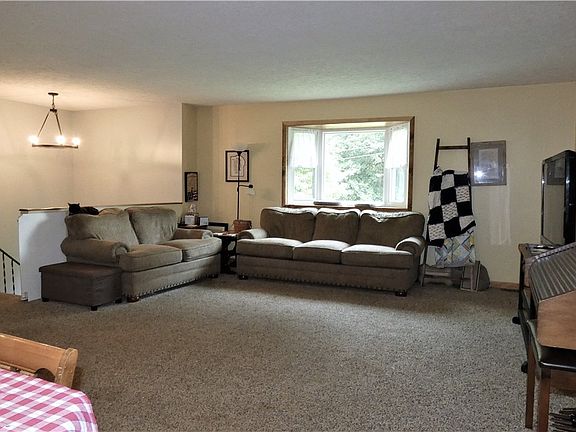 5th image of 313 Strecker Ln