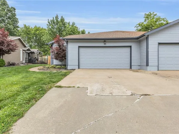 1528 E 123rd St, Olathe, KS 66061