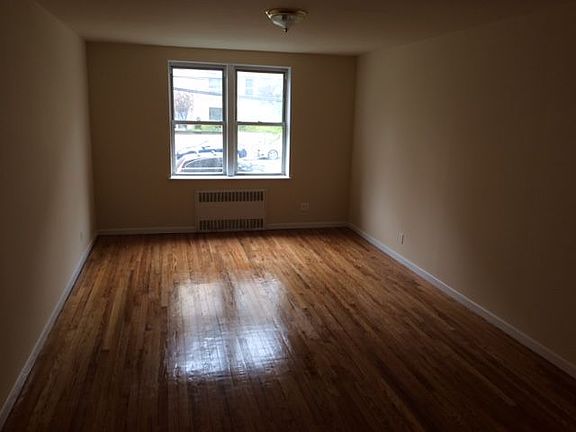 4th image of 14325 84th Dr APT 1D