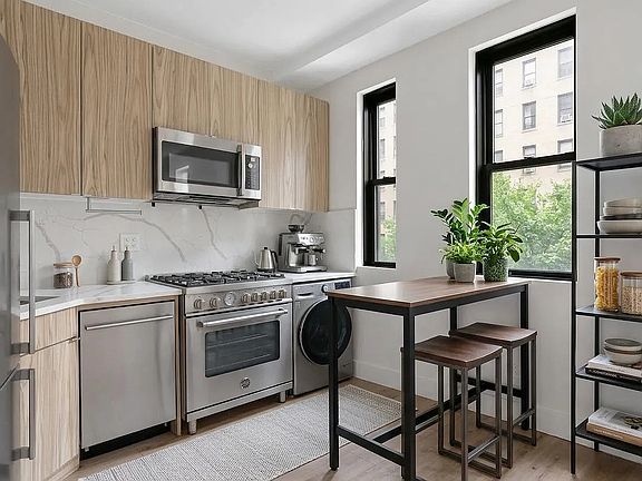 2nd image of 138 E 38th St APT 8C
