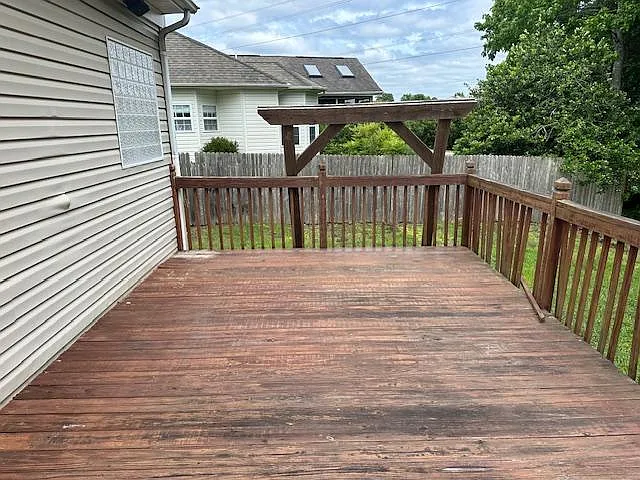 2565 Kentucky Derby Dr — Photo 40