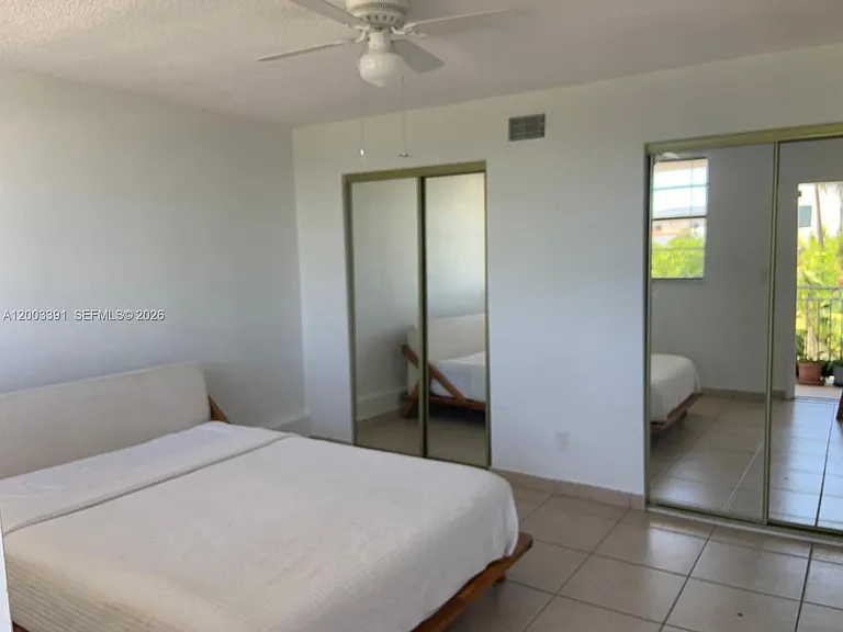 360 Meridian Ave #4C — Photo 5