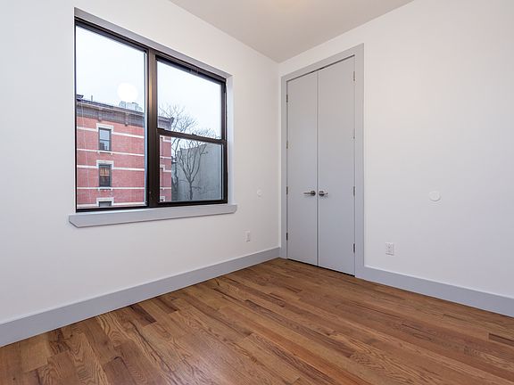 4th image of 366 Throop Ave #2F
