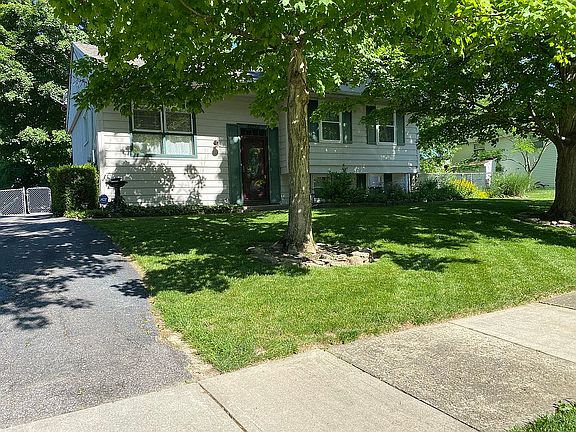2nd image of 6055 Arcade Dr