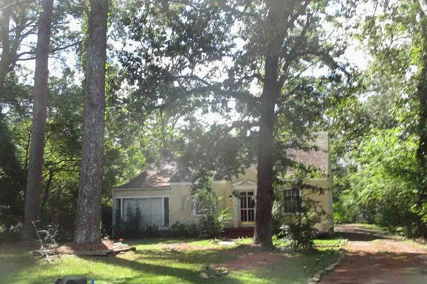 135 Cooper Rd photo 1