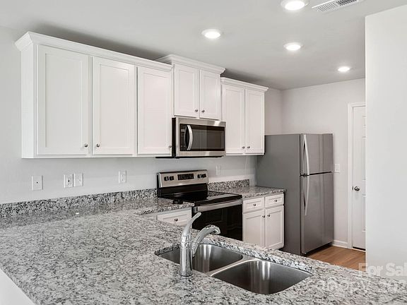 4th image of 656 Lamorak Pl