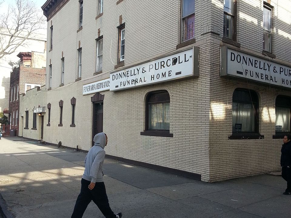 2nd image of 3287 Fulton St