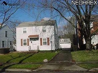 19611 Libby Rd photo 1