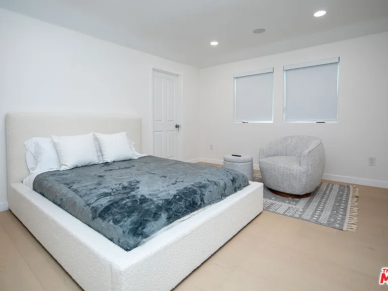 9432 Oakmore Rd — Photo 33