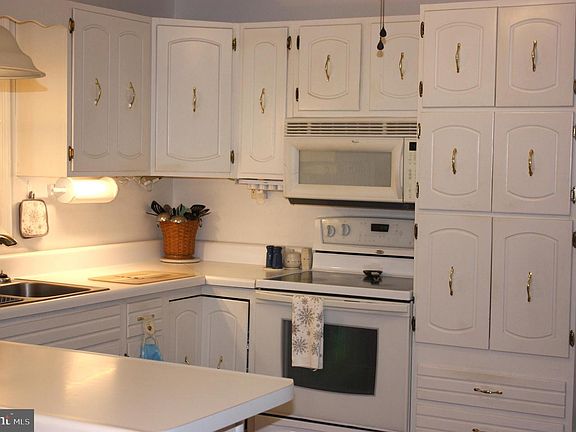3rd image of 204 Chatham Village Rd