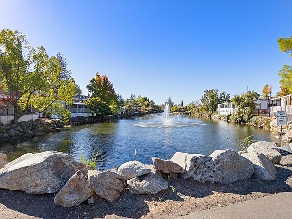 3rd image of 1850 Sunset Dr