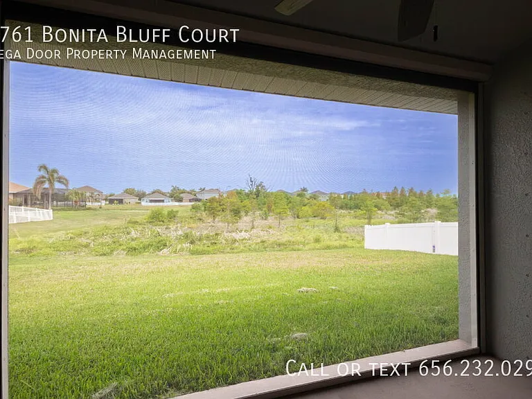 1761 Bonita Bluff Ct — Photo 29