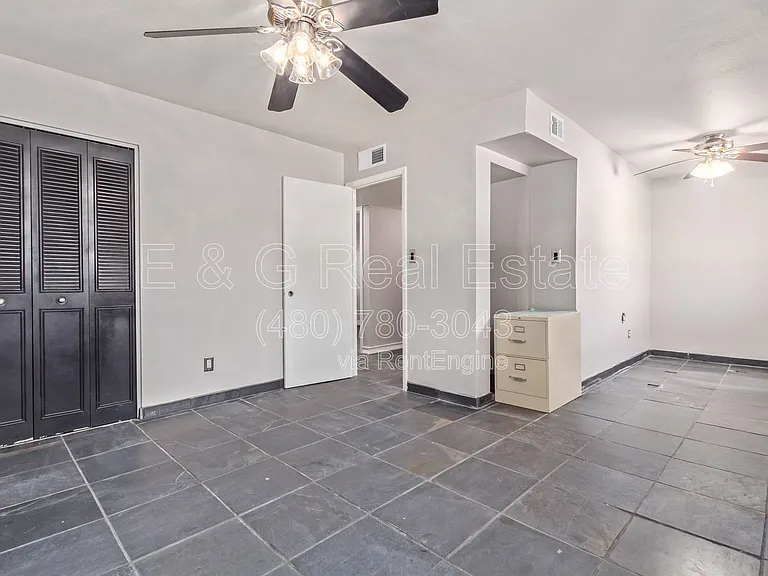1640 E La Jolla Dr — Photo 8