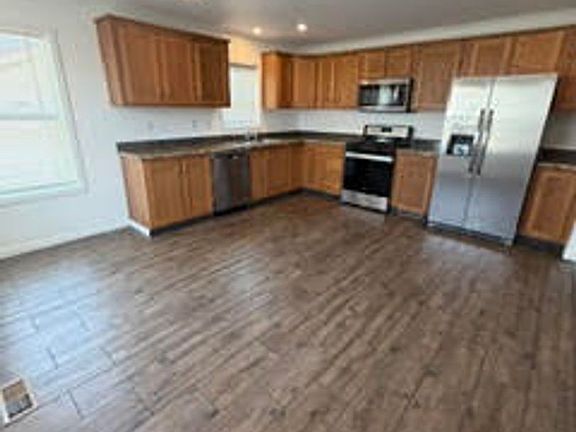3rd image of 208 Onandaga Ave
