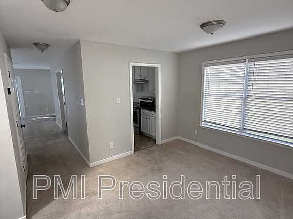 3rd image of 115 E 14th St