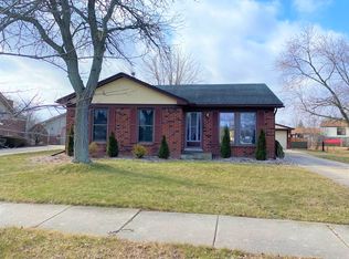 19273 Lancaster Ct, Woodhaven, MI 48183