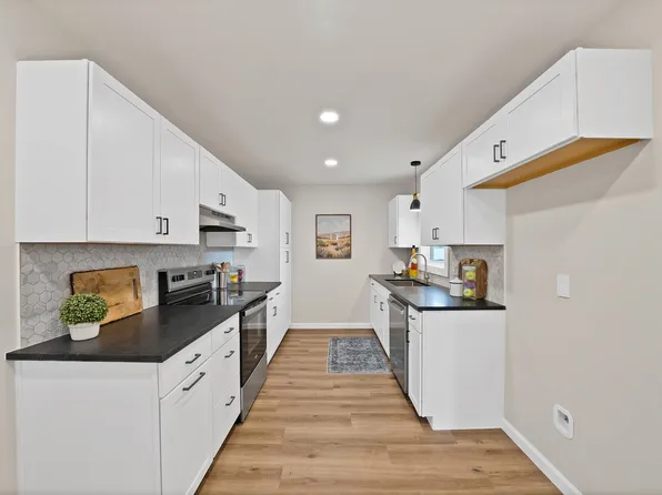 1104 E Russell Ave, Carrollton, TX 75006