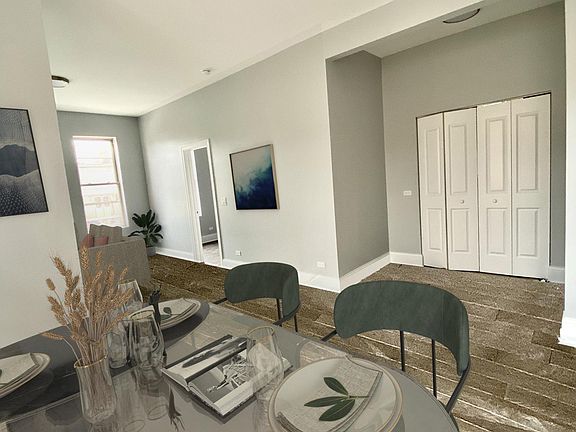 4th image of 2027 N Sheffield Ave #2F