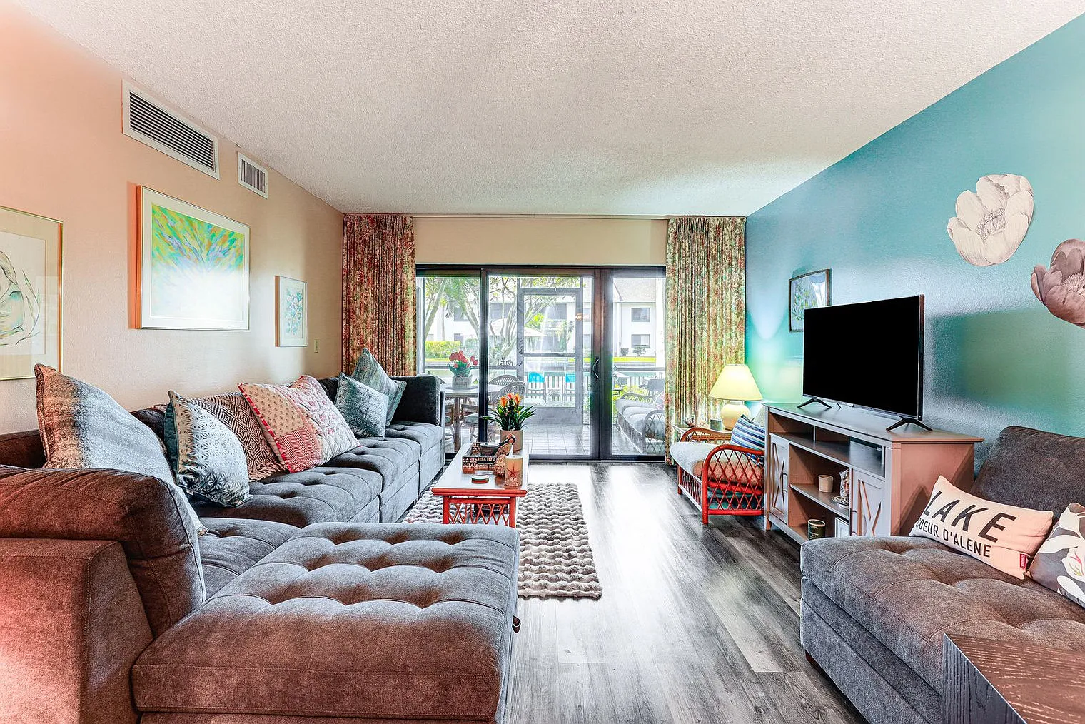 2 bed, 2.0 bath, 990 sqft, $4,596 — Photo 1