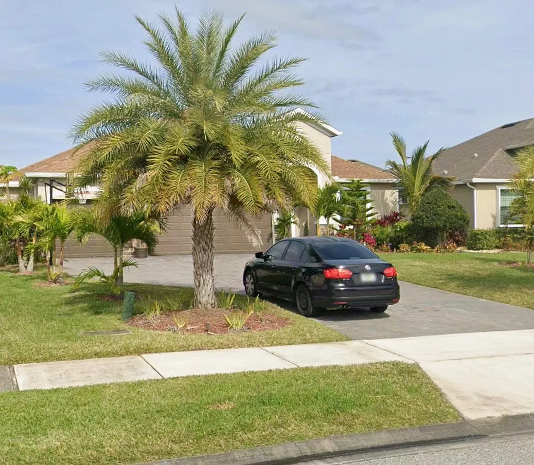 4 bed, 2485 sqft, $4,000 — Photo 2