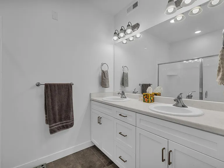 761 W Blue Magic Ln #201 — Photo 9