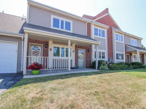 558 Westfield WAY #F, Pewaukee, WI 53072