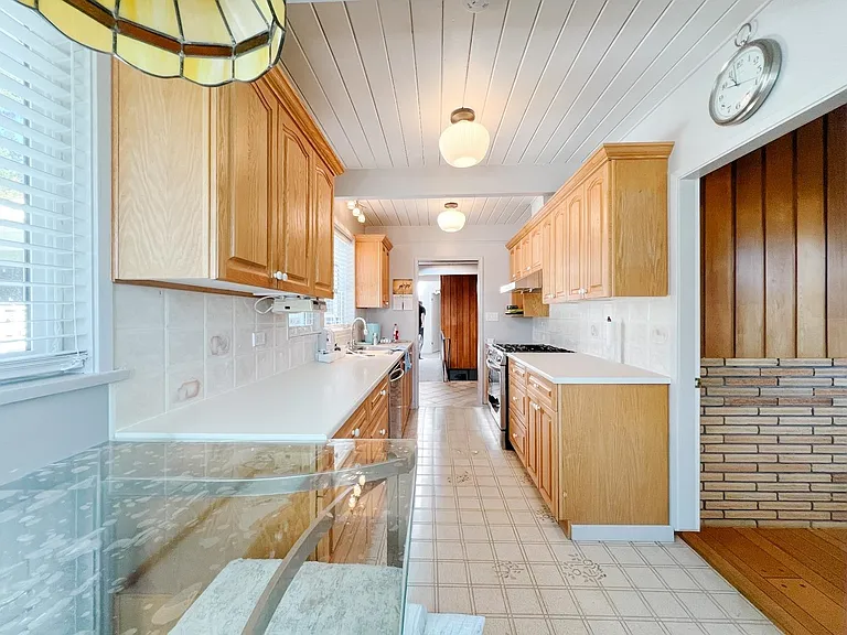 3190 Royal Ave — Photo 9