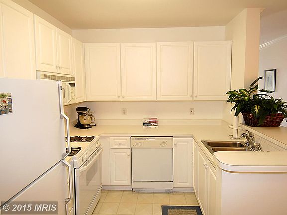 4th image of 6990 Falls Reach Dr APT 305