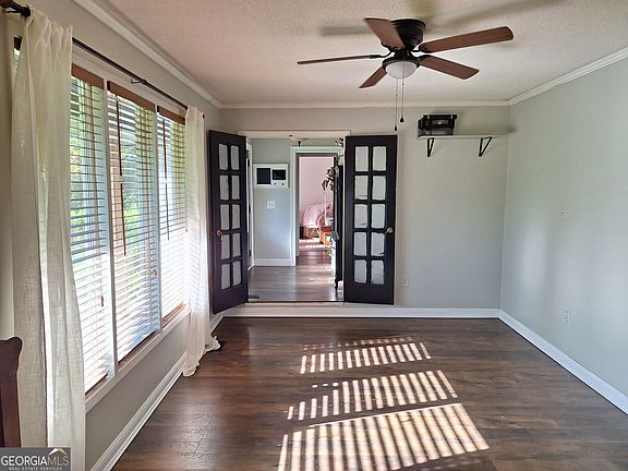 5th image of 631 Todd Cir
