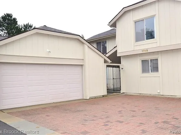 1765 Golf Ridge Dr, Bloomfield Township, MI 48302