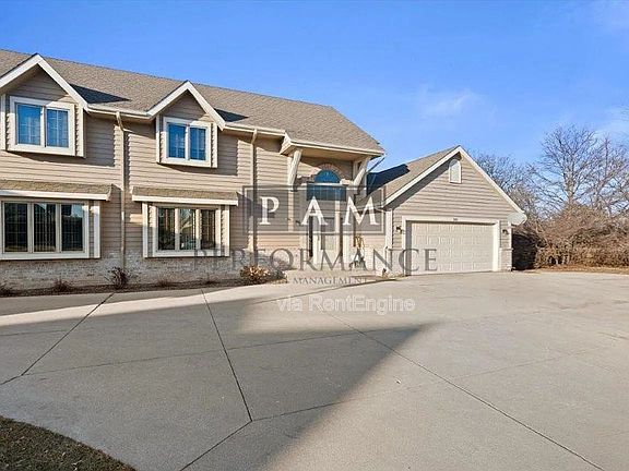 2nd image of 3209 S Ridgecrest Ct