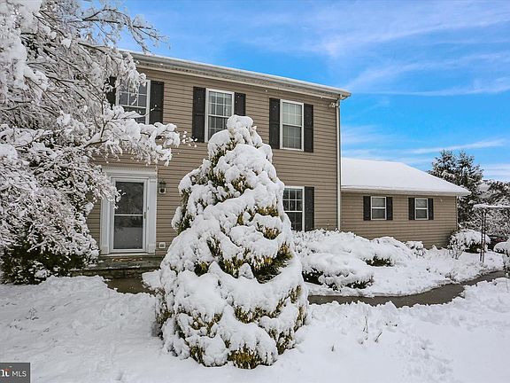 4th image of 1718 Potato Valley Rd