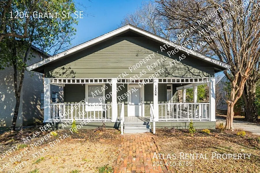 1204 Grant St SE