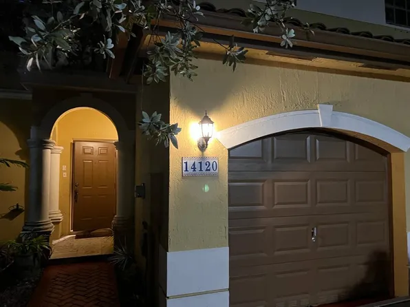 14120 SW 51st Ln, Hollywood, FL 33027