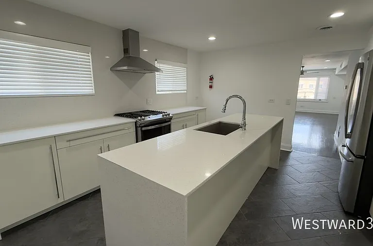 660 Clyde Ave #2 — Photo 7